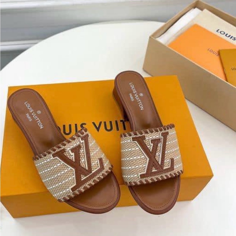 LOUIS VUITTON STAR TRAIL MULES Slides Sandal In Raffia Straw Brown